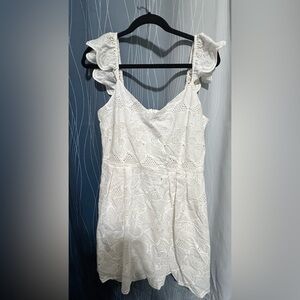 NWT Steve Madden White Sleeveless Top - Size 10